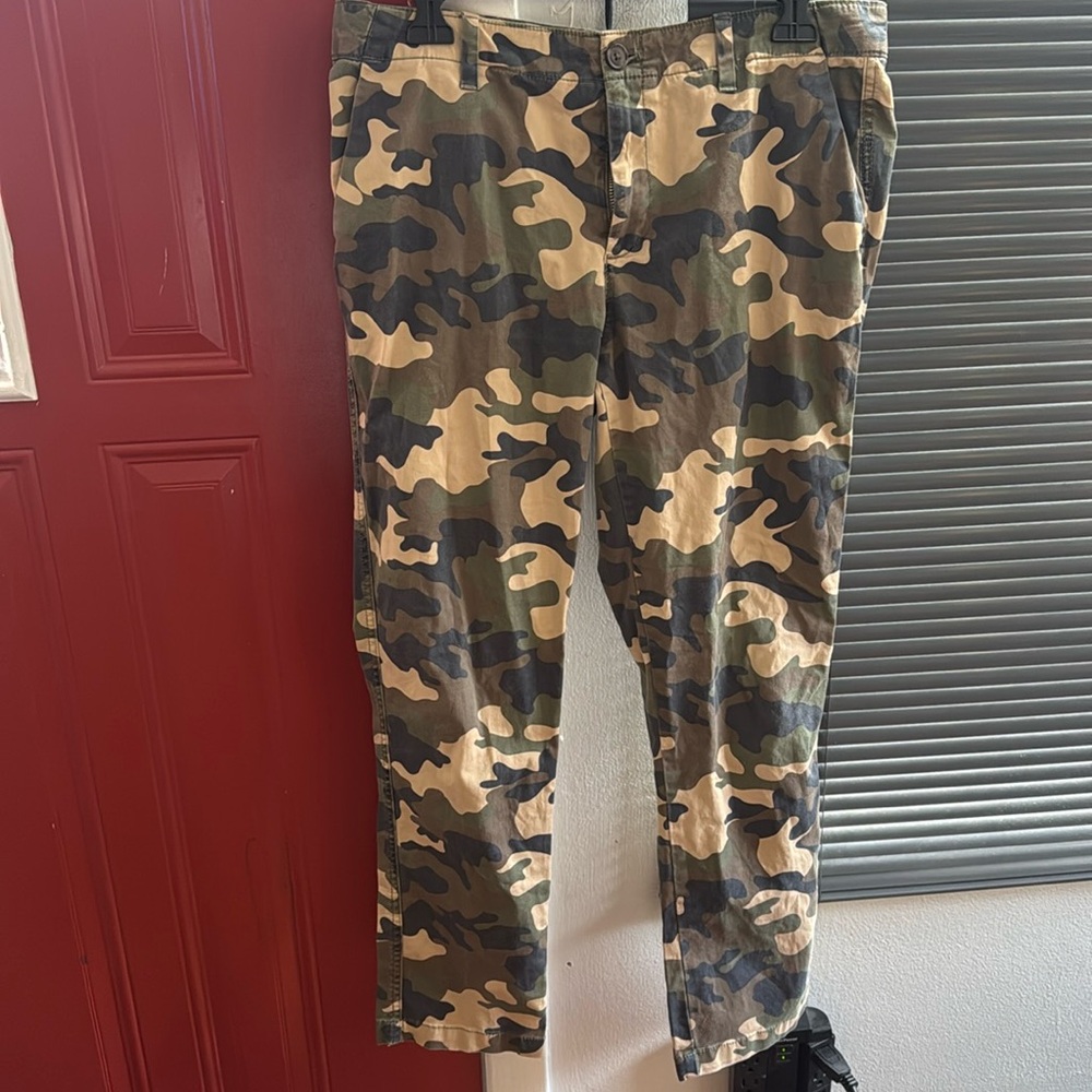 Gap boyfriend chino